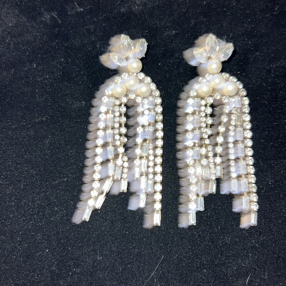 Jewelry Bundle. 11 pairs of earrings from various companies. All in EUC-GUC! - Picture 3 of 12